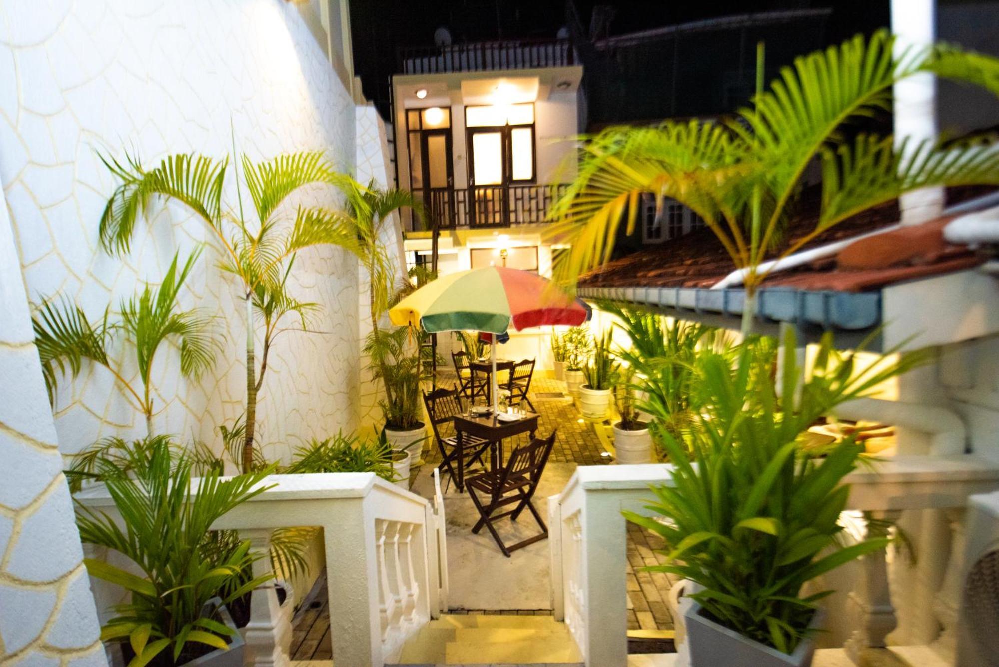 Cara Galle Fort Bagian luar foto