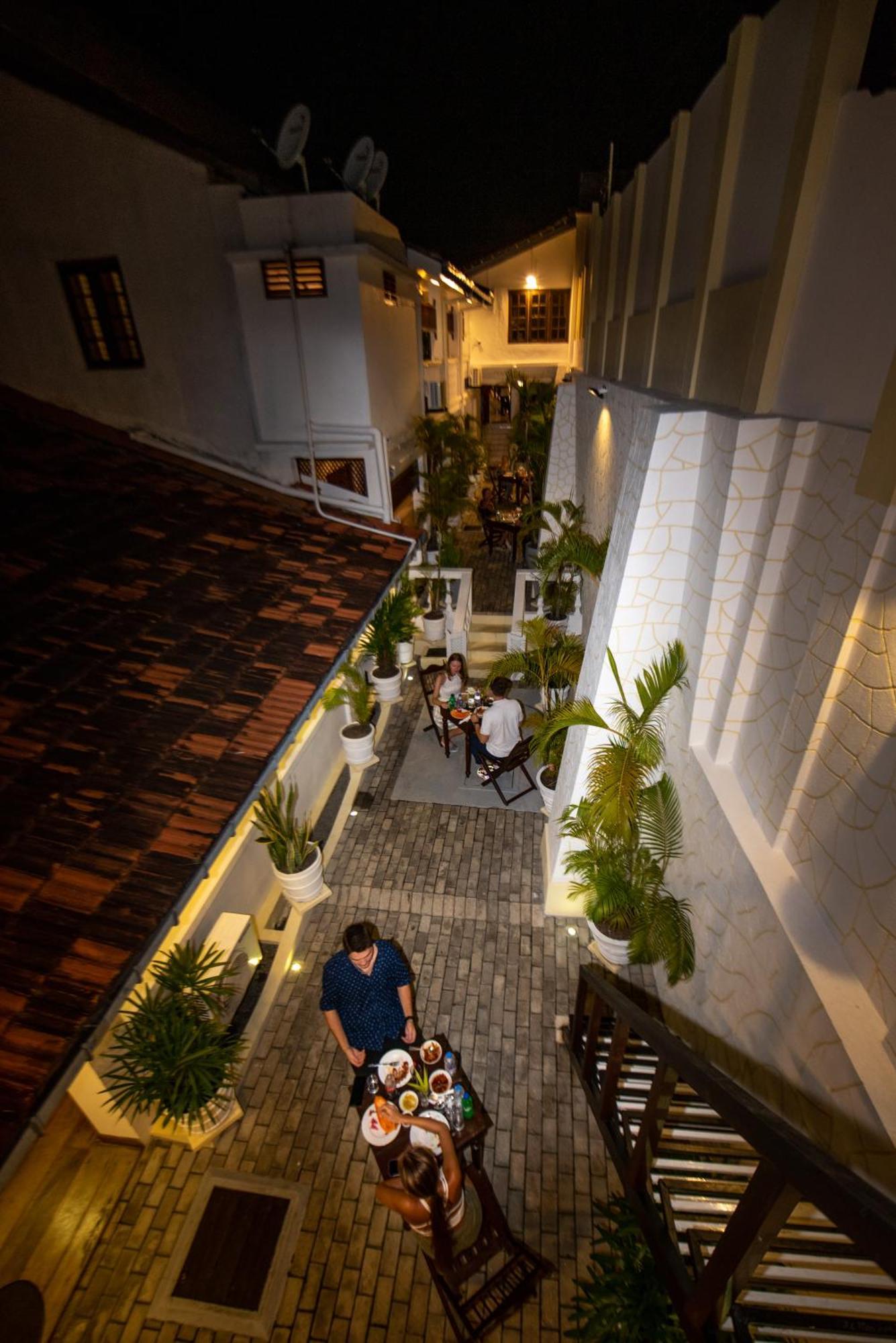 Cara Galle Fort Bagian luar foto
